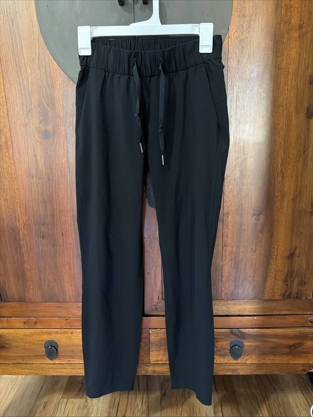 Lululemon On The Fly Woven 7/8 Travel Inseam 27’’ black Pants Size 2 Women’s